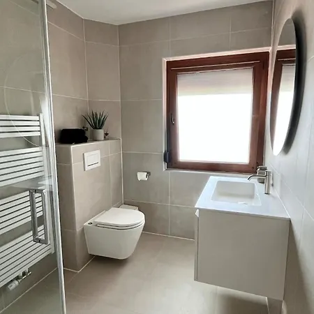 Appartement Pw38 3-zimmer Mit Terrasse - *
